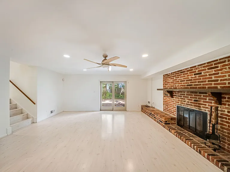 6715 Tildenwood Ln — Photo 4