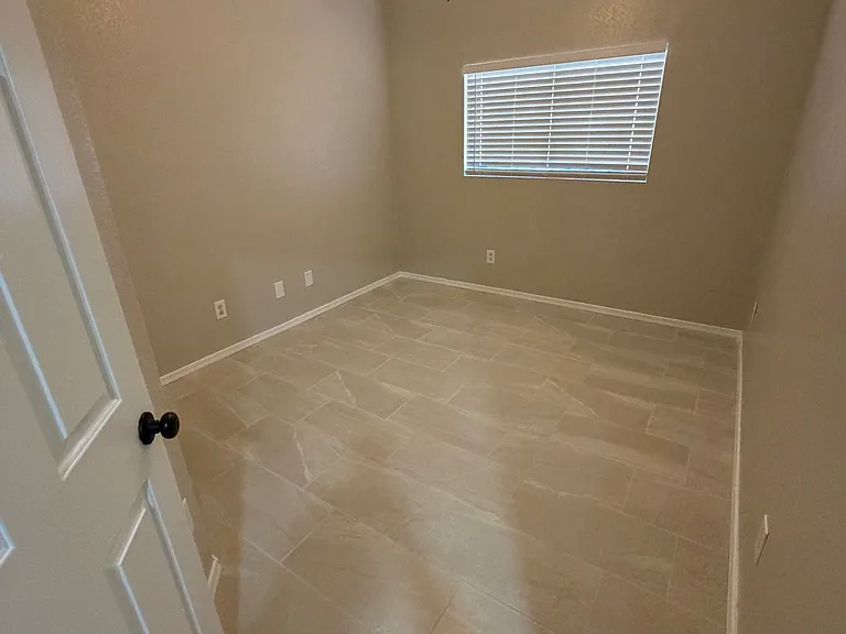 597 W Vekol Ct — Photo 6