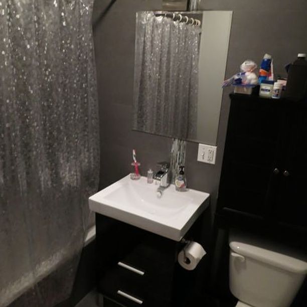 2nd image of 1432 Greene Ave #Ml3