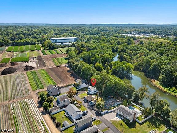 3rd image of 78 Maple Ln