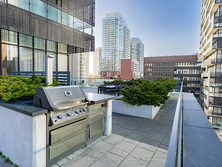 8 Eglinton Ave E #1710 — Photo 13