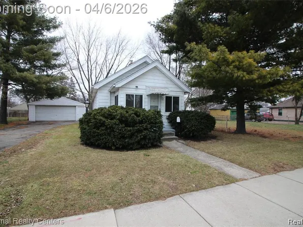 7547 Stephens Rd, Center Line, MI 48015