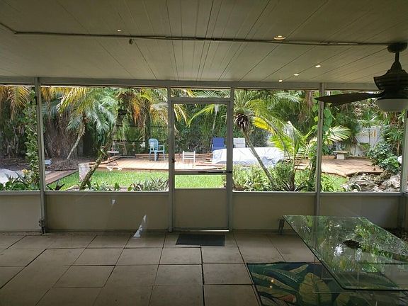 3rd image of 3021 SW 22nd Court