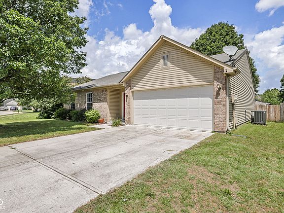 2nd image of 8315 Corinth Pl
