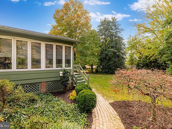 4th image of 5503 Helmsdale Ln