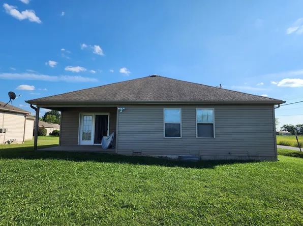 409 W Summit Street, Aurora, MO 65605