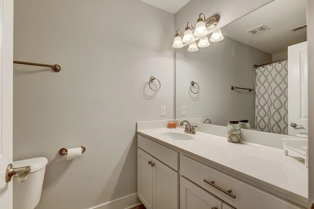 Building Photo - 1029 Honey Bush Cir #1029