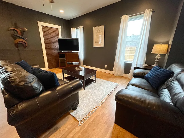 2630 W Burnett Ave #8 — Photo 3