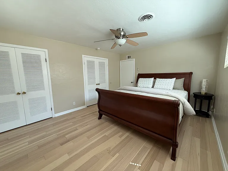 king bed