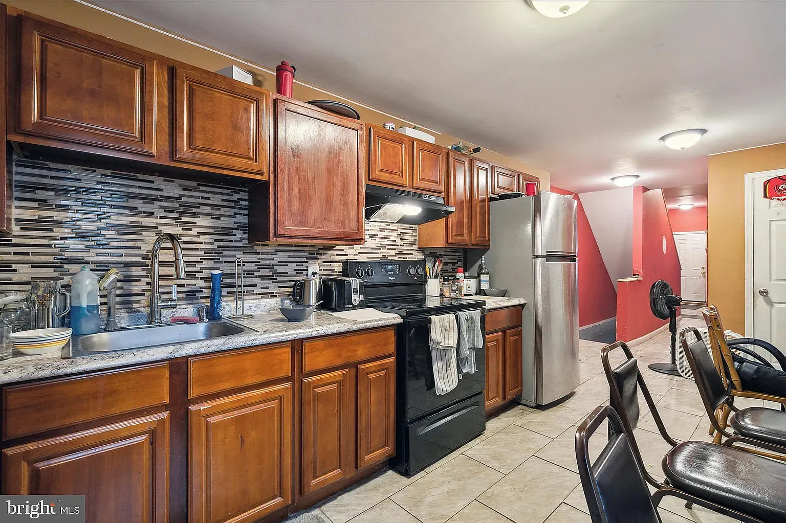 6 bed, 1768 sqft, $750 — Photo 1