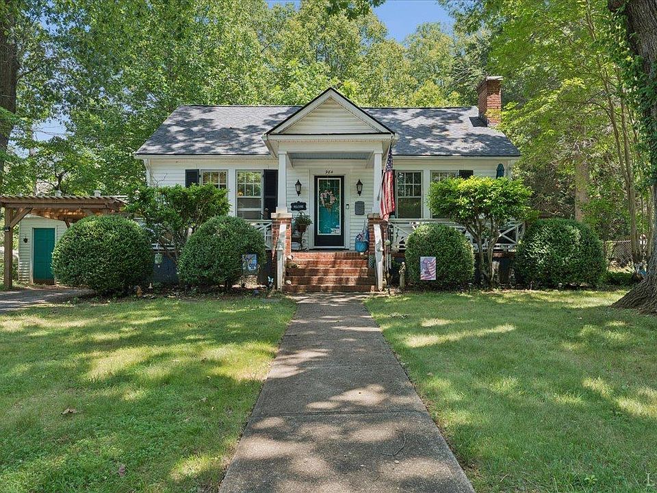 1st image of 984 Ashland Ave