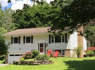 2 Hunt Grove Rd, Ithaca, NY 14850