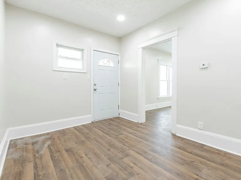 6709 Lawn Ave — Photo 5