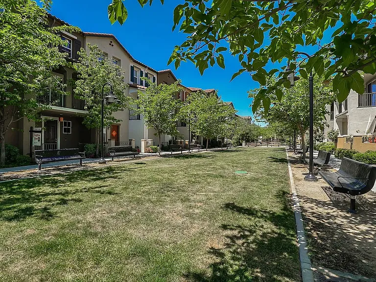2618 Celadon Cir #4 — Photo 12