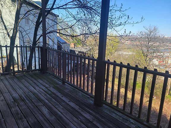 2nd image of 907 Arlington Ave #1