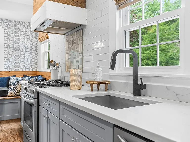 13 Chapin St — Photo 10