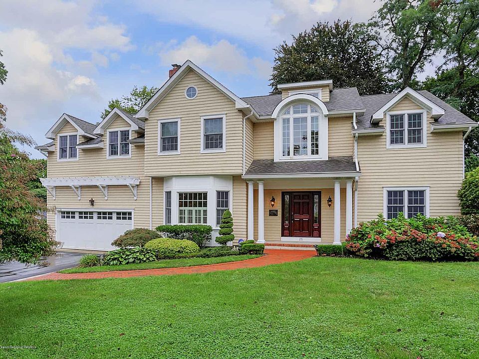 1st image of 25 Crest Dr