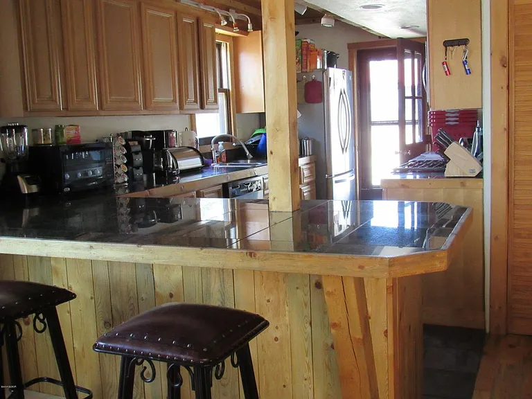 252 W Garnet Ave — Photo 8