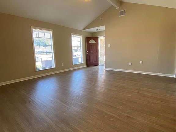 5th image of 10422 Sagebluff Dr