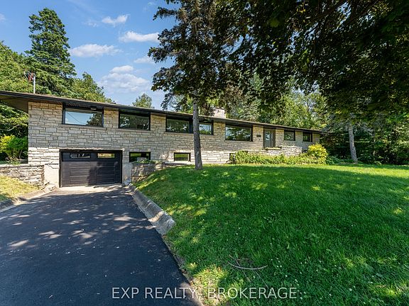 2nd image of 1802 Sydenham Rd