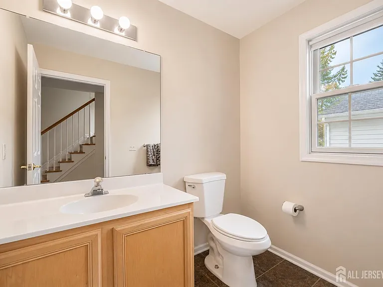 812 Columbus Ave — Photo 16