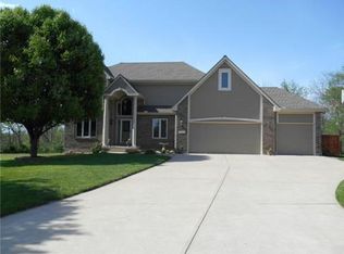 1001 SW Crossing Dr, Lees Summit, MO 64081