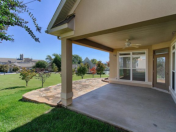 4th image of 200 Kingbird Dr