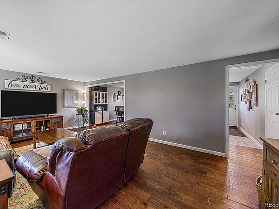 3rd image of 759 Brussels Drive