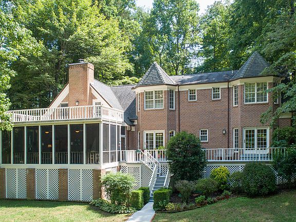 3rd image of 394 Cove View Ln