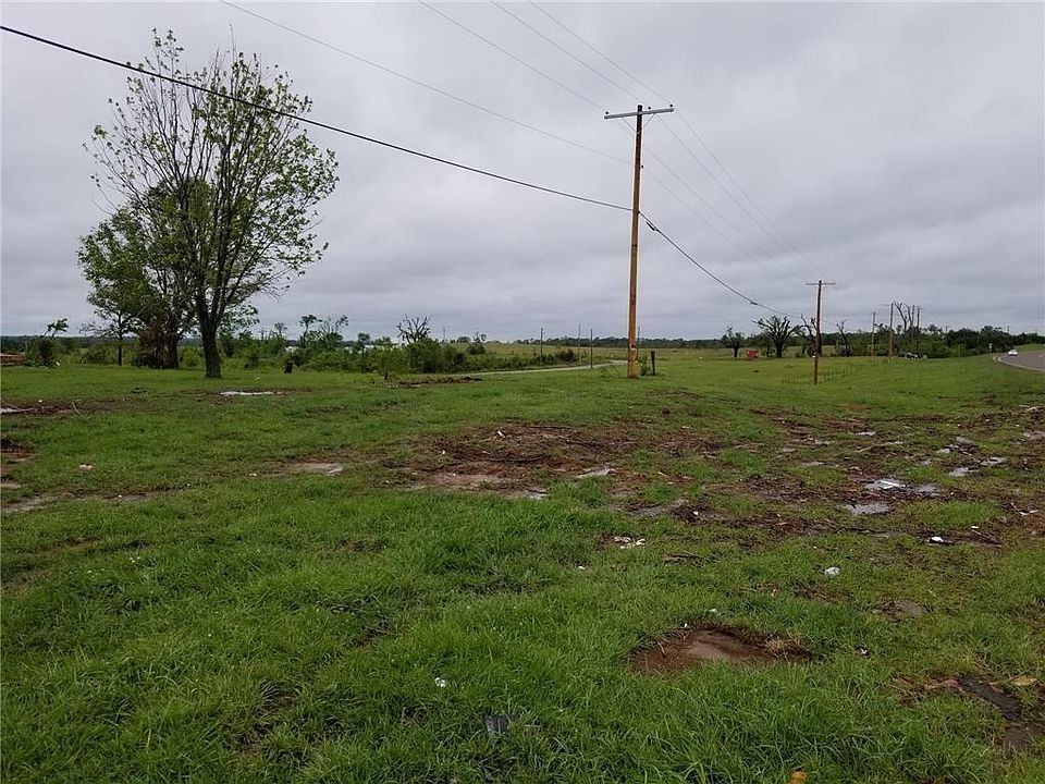 2nd image of 20475 Linwood Rd