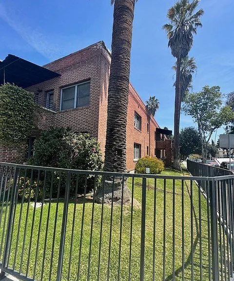 Corner view of the property at The Villas Apartments in Pasadena, CA.