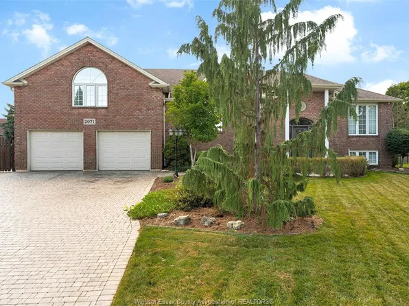 2071 Eugeni St, Tecumseh, ON N9K 1B3