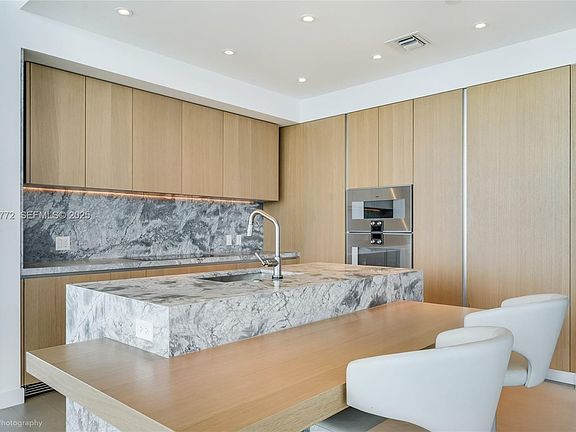 4th image of 500 Alton Rd #4401