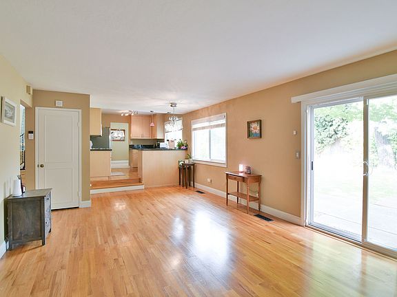 5th image of 783 Sweetbay Dr