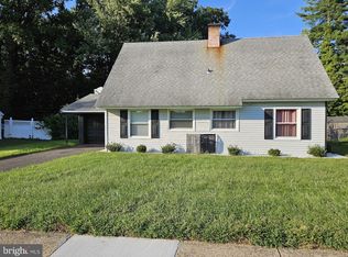 15 Parson Ln, Willingboro, NJ 08046
