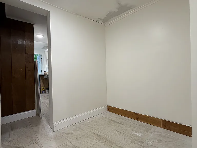 819 Bergen Ave #1 — Photo 8