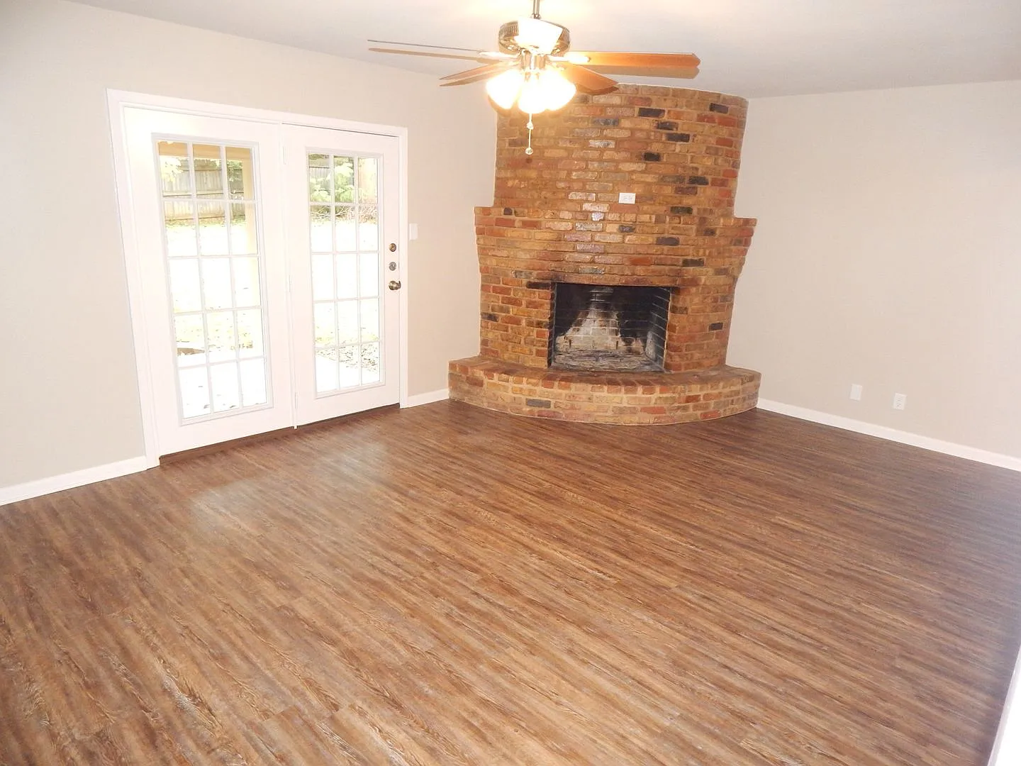 Coming Soon, Beautiful 3 Bedroom, 2 Bath Home w/Storage Building in Tyler! — Photo 3