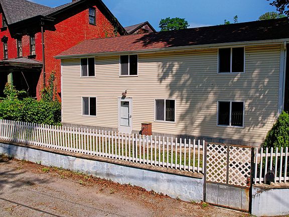 3rd image of 15523 Stationmaster Row NW