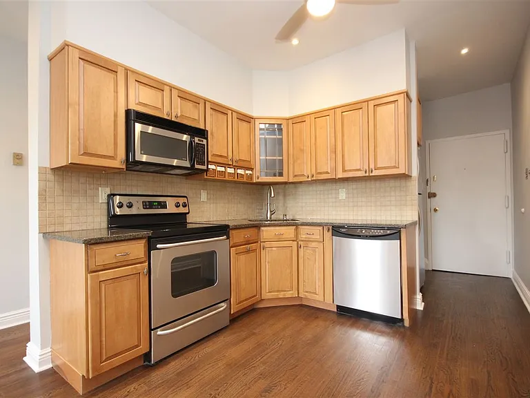 1016 Willow Ave #406 — Photo 2