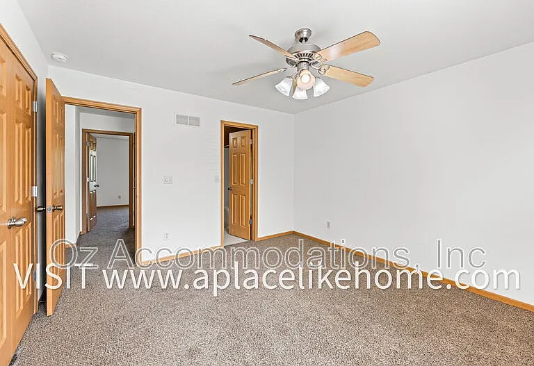 8626 N Cleveland Ln — Photo 15