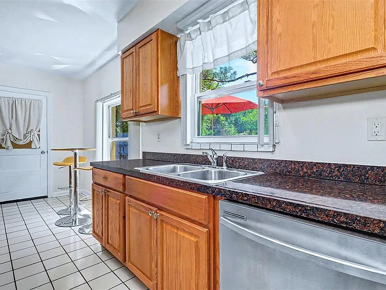 209 S Aurora Ave — Photo 12