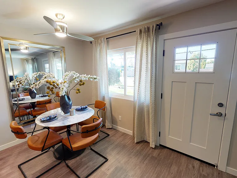 Vercanta Newport Beach | Newport Beach, CA | Dining Room &amp; Entryway