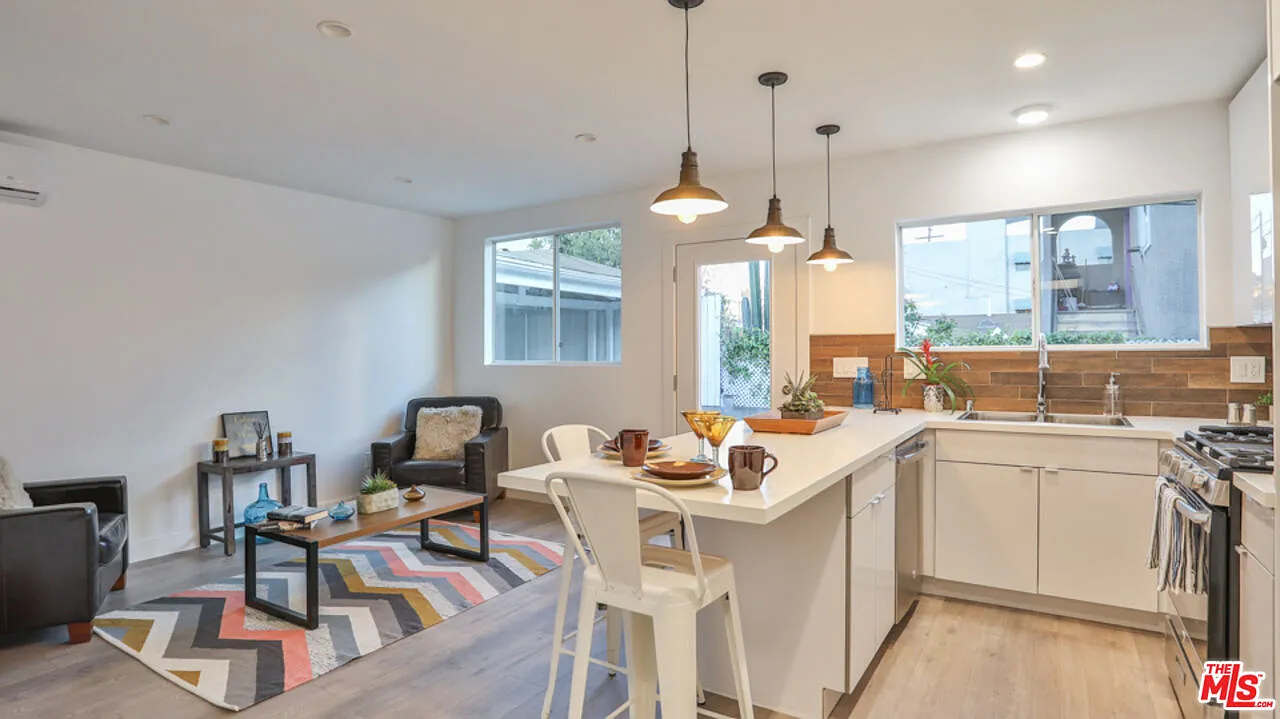 1 bed, 1.0 bath, 500 sqft, $2,650 — Photo 2