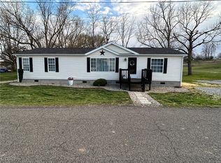 50 Federal St, Little Hocking, OH 45742