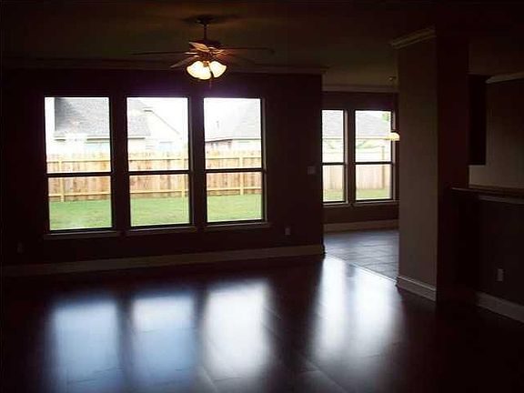 4th image of 211 Morning Cypress Dr