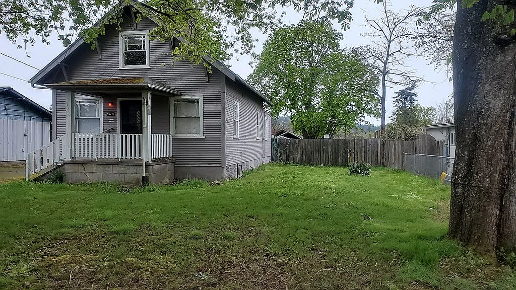 5028 SE 115th Ave photo 1
