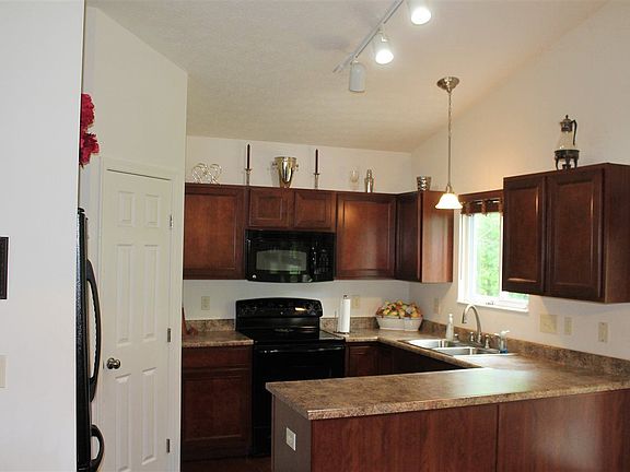 5th image of 6981 Lucia Dr