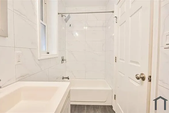 1807 Phelan Pl #2F — Photo 2