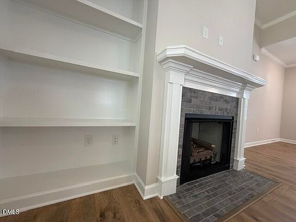 2nd image of 220 Seahawk Way
