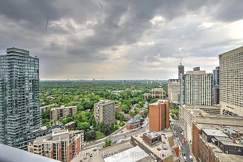 1 Yorkville Ave Photo 1